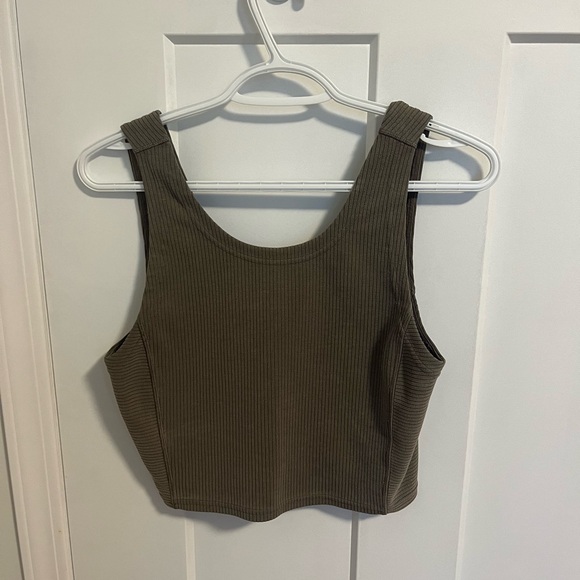 Lululemon Ribbed Soft Stream Tank. Size 8. Like new - Picture 4 of 4